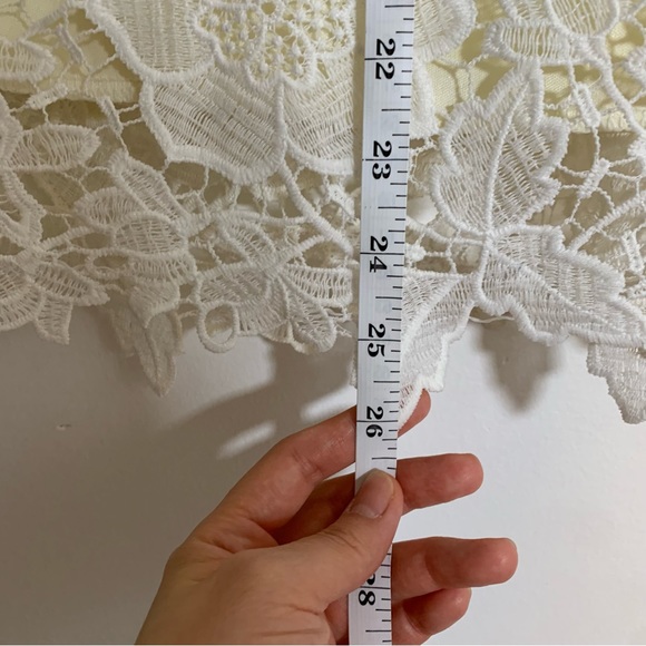 White Stretchable midi floral pattern skirt - Picture 8 of 8